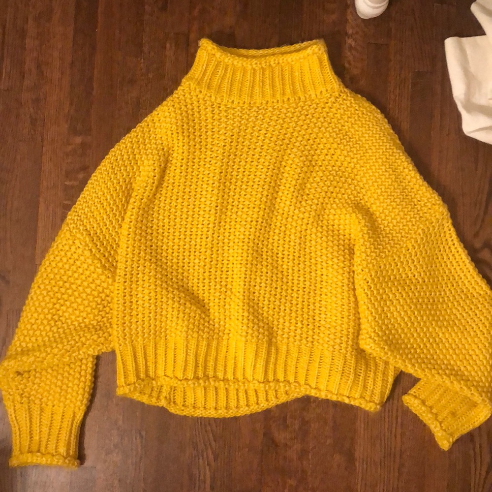 Knitted long sleeve turtle neck sweater